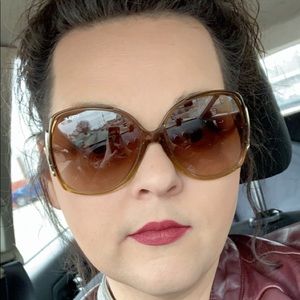 Meet your Posher, Christine